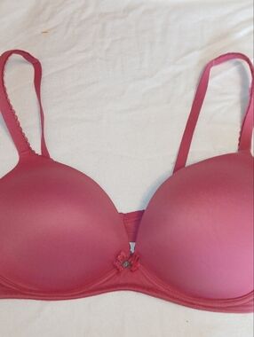 Sz.36D Womens Victoria Secret No Wire Bra